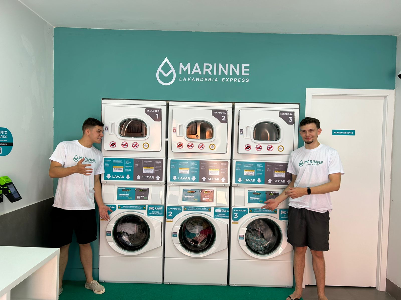 Equipe Marinne na loja